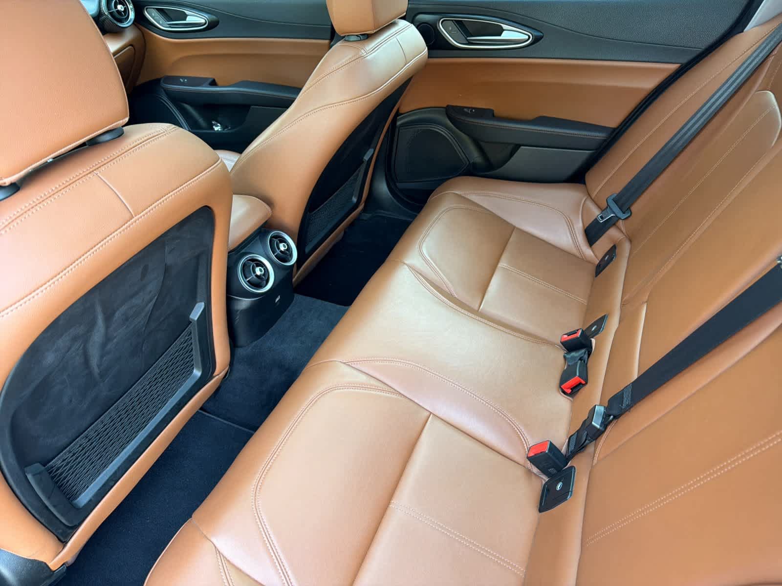 Used 2017 Alfa Romeo Giulia RWD image 11