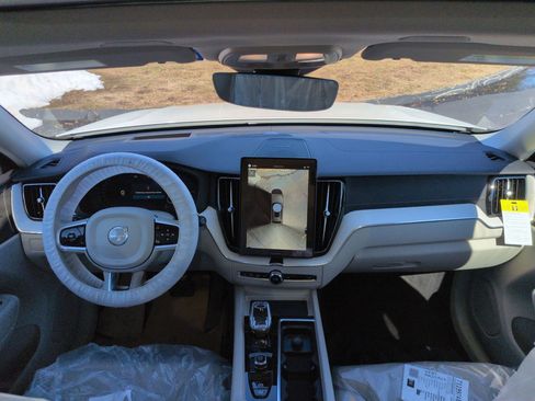 New 2026 Volvo XC60 T8 Ultra w/ Protection Package Premier image 19