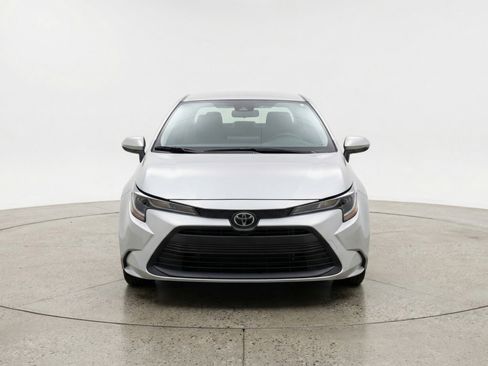 Used 2025 Toyota Corolla LE image 2