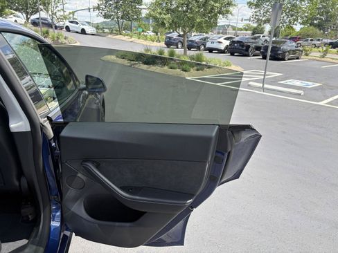 Used 2022 Tesla Model Y Long Range AWD/4WD image 19