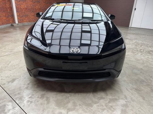 Used 2024 Toyota Prius LE image 8