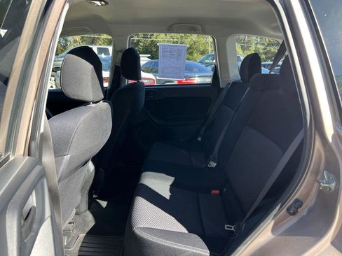 Used 2015 Subaru Forester 2.5i image 8