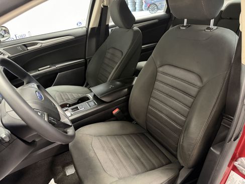 Used 2020 Ford Fusion SE FWD image 20