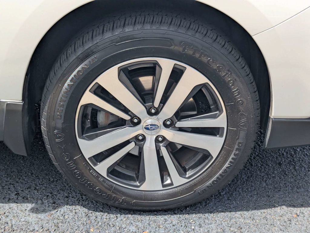 Used 2019 Subaru Outback 2.5i Limited AWD/4WD image 12