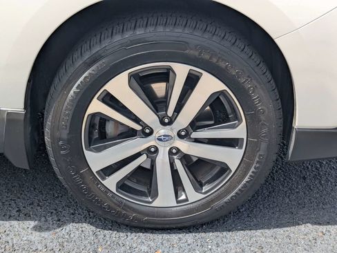Used 2019 Subaru Outback 2.5i Limited AWD/4WD image 12