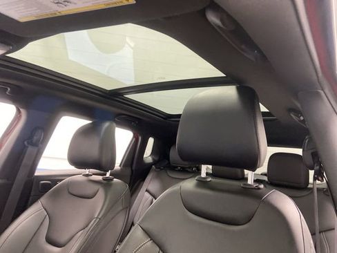 Certified 2024 Jeep Compass Limited w/ High Altitude Package image 7