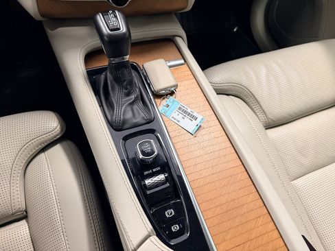 Used 2019 Volvo XC90 T6 Inscription w/ Protection Package image 42