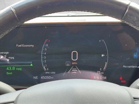 Used 2025 Cadillac XT4 Premium Luxury FWD image 16