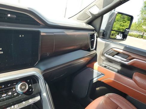 Used 2024 GMC Sierra 2500 Denali Ultimate AWD/4WD image 24