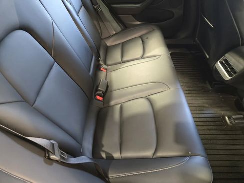 Used 2022 Tesla Model 3 RWD image 9