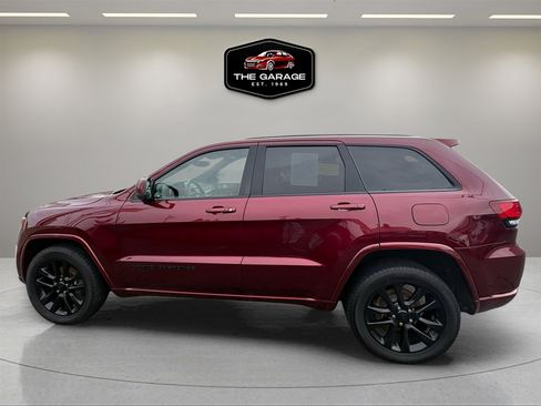 Used 2018 Jeep Grand Cherokee Altitude image 4