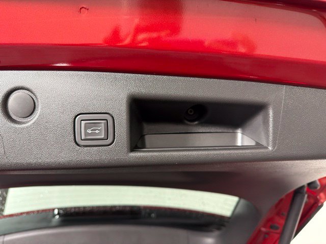Used 2023 Chevrolet Equinox Premier AWD/4WD image 21