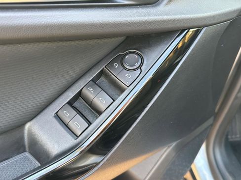 Used 2025 Chevrolet Equinox LT image 26