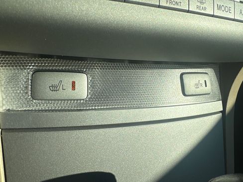 Used 2006 Toyota Solara SE image 25