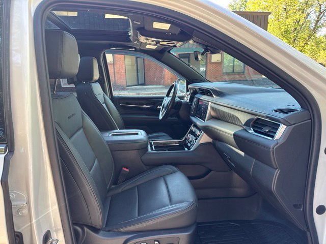 Used 2021 GMC Yukon XL Denali w/ Denali Premium Package AWD/4WD image 33
