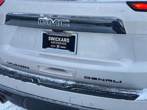 Used 2024 GMC Yukon XL Denali Ultimate image 13