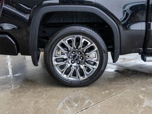 Used 2025 GMC Sierra 1500 Denali Ultimate image 39