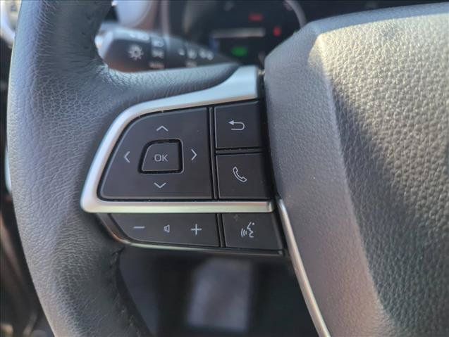 Used 2025 Toyota Sienna XLE FWD image 14
