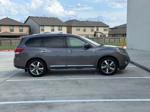 Used 2014 Nissan Pathfinder Platinum FWD image 8