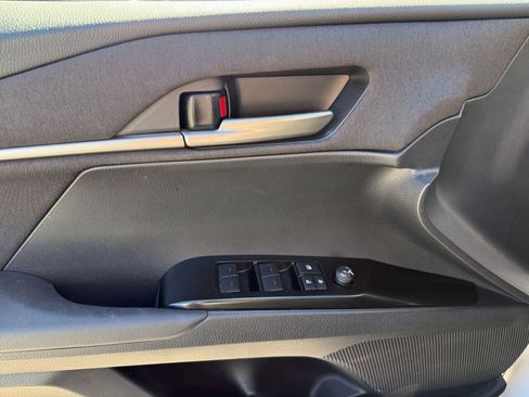 Used 2025 Toyota Camry LE image 18
