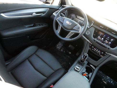 Certified 2024 Cadillac XT5 Luxury image 9