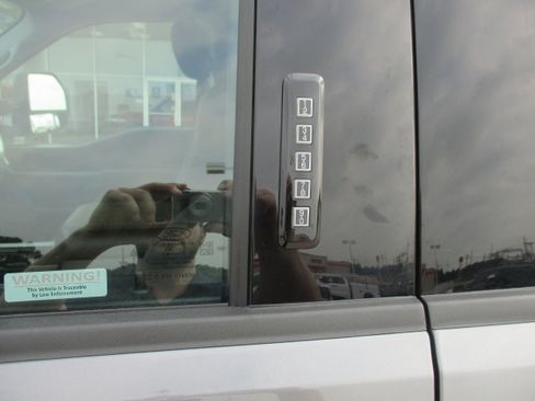 Used 2024 Ford F350 XLT w/ 360-Degree Camera Package AWD/4WD image 4