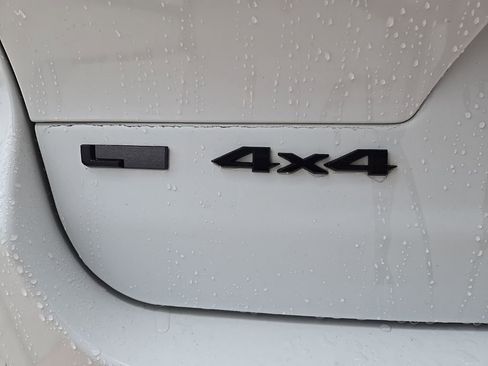 Used 2023 Jeep Grand Cherokee L Limited w/ Black Appearance Package image 9