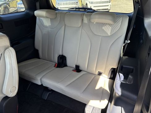 Used 2024 Hyundai Palisade Calligraphy image 16
