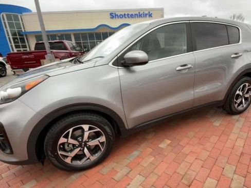 Used 2022 Kia Sportage LX image 6