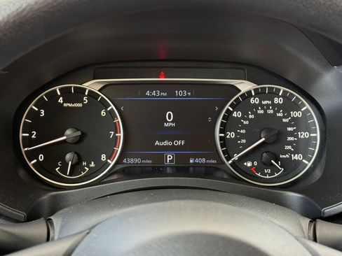 Used 2025 Nissan Altima 2.5 SV FWD image 40