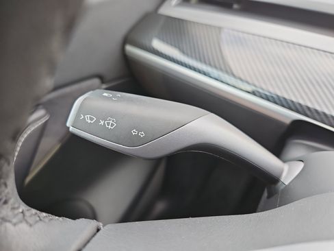 Used 2021 Tesla Model Y Long Range image 19