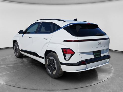 Used 2024 Hyundai Kona Limited FWD image 2