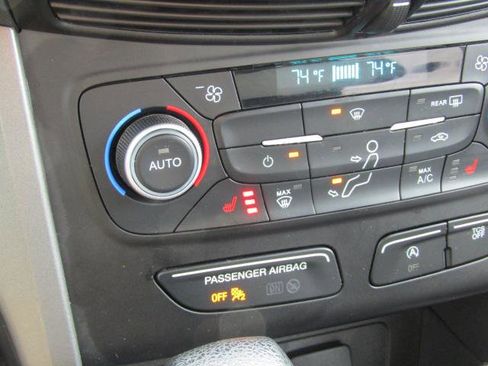 Certified 2019 Ford Escape SE image 22