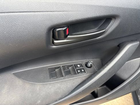 Used 2025 Toyota Corolla LE FWD image 13