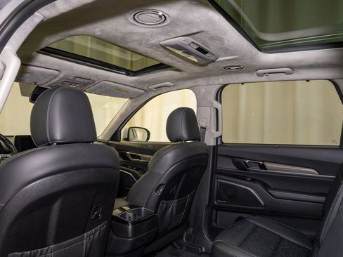 Used 2021 Kia Telluride SX w/ SX Prestige Package image 9