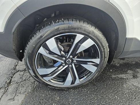 Used 2024 Volvo XC40 B5 Ultimate w/ Protection Package Premier image 29