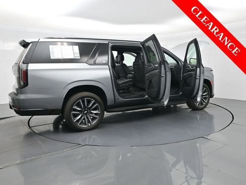 Used 2024 Cadillac Escalade ESV Sport w/ Heavy-Duty Trailer Package image 45