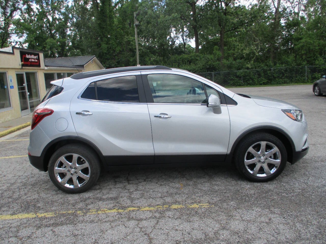 Used 2019 Buick Encore Essence w/ Experience Buick Package AWD/4WD image 10