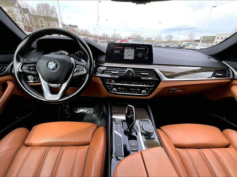 Used 2018 BMW 530i xDrive image 13