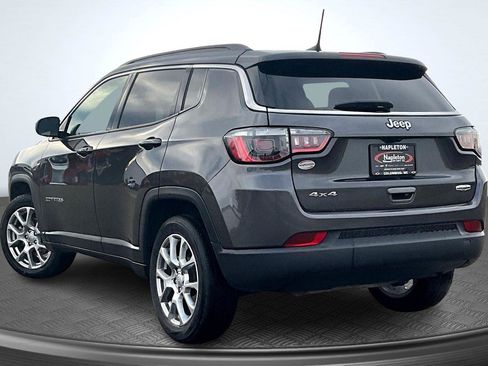 Used 2022 Jeep Compass Latitude image 12