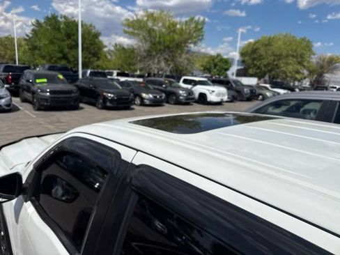 Used 2022 Nissan Frontier PRO-4X w/ Pro-4X Premium Package AWD/4WD image 8