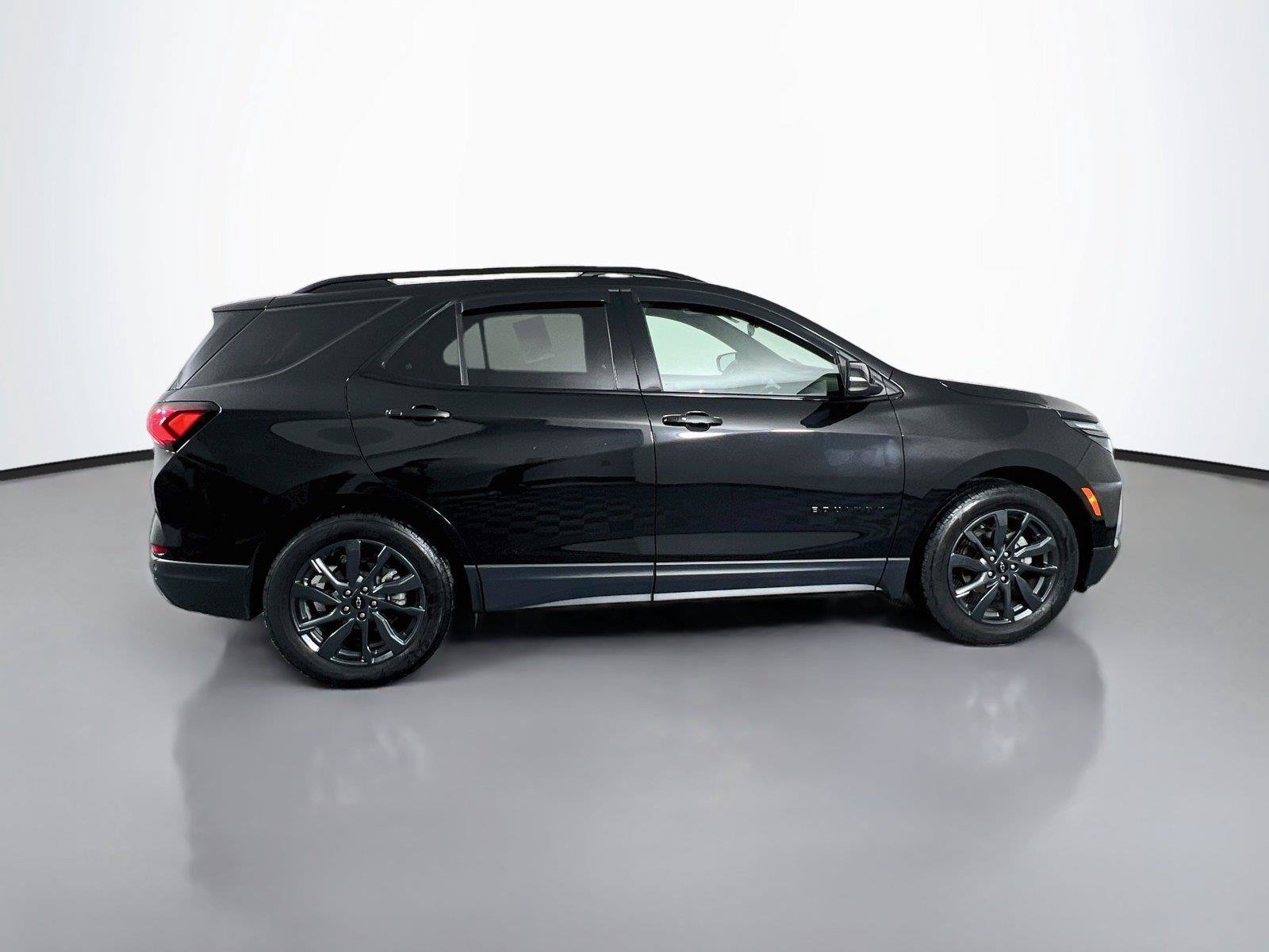 Used 2023 Chevrolet Equinox RS AWD/4WD image 7