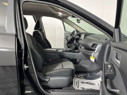 Used 2026 Nissan Rogue SV FWD image 35