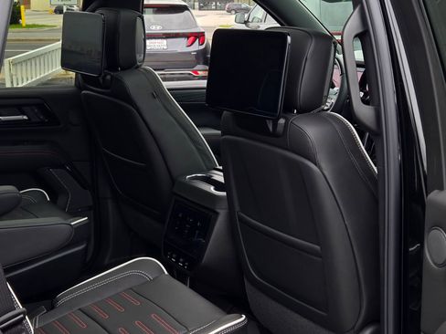 New 2026 GMC Yukon AT4 Ultimate w/ LPO, Floor Liner Package AWD/4WD image 27