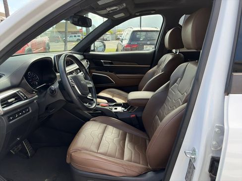 Used 2022 Kia Telluride SX w/ SX Prestige Package image 10