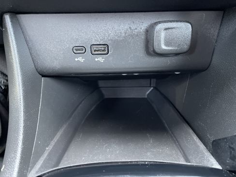 Used 2024 Buick Encore GX Preferred w/ Comfort Package FWD image 31