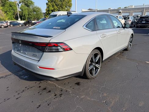 Used 2024 Honda Accord Sport image 7