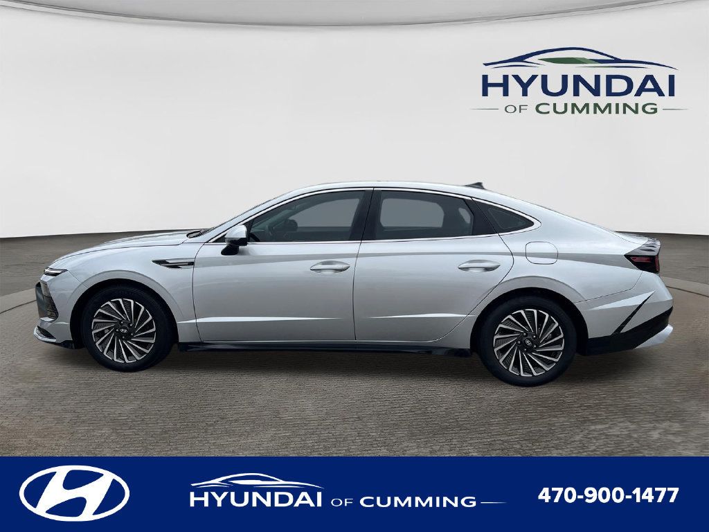 Used 2025 Hyundai Sonata SEL FWD image 4