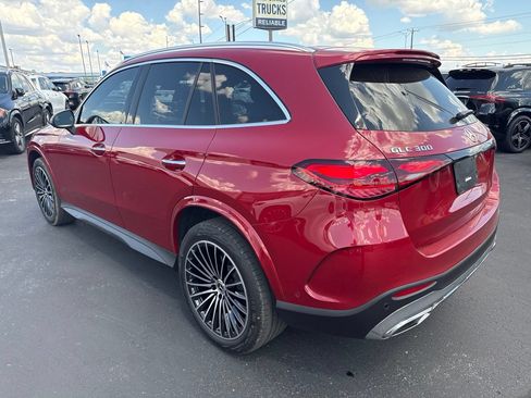 Used 2025 Mercedes-Benz GLC 300 4MATIC image 10