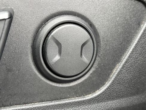 Certified 2022 Kia Sorento S w/ Panoramic Sunroof Package image 23